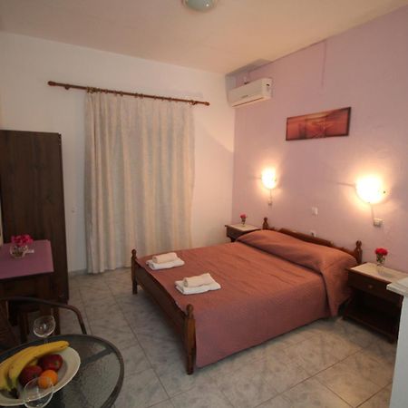 Tony'S Apartments Agios Georgios  Eksteriør billede