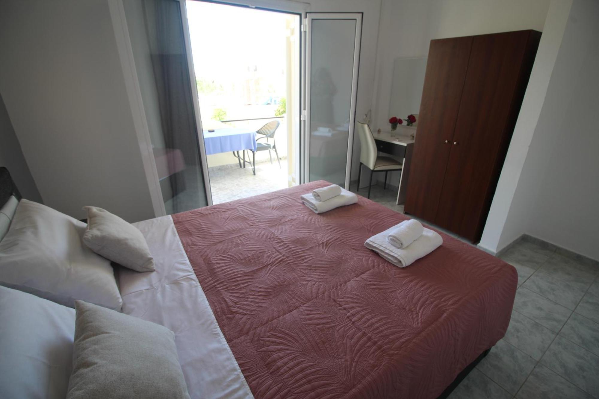 Tony'S Apartments Agios Georgios  Eksteriør billede