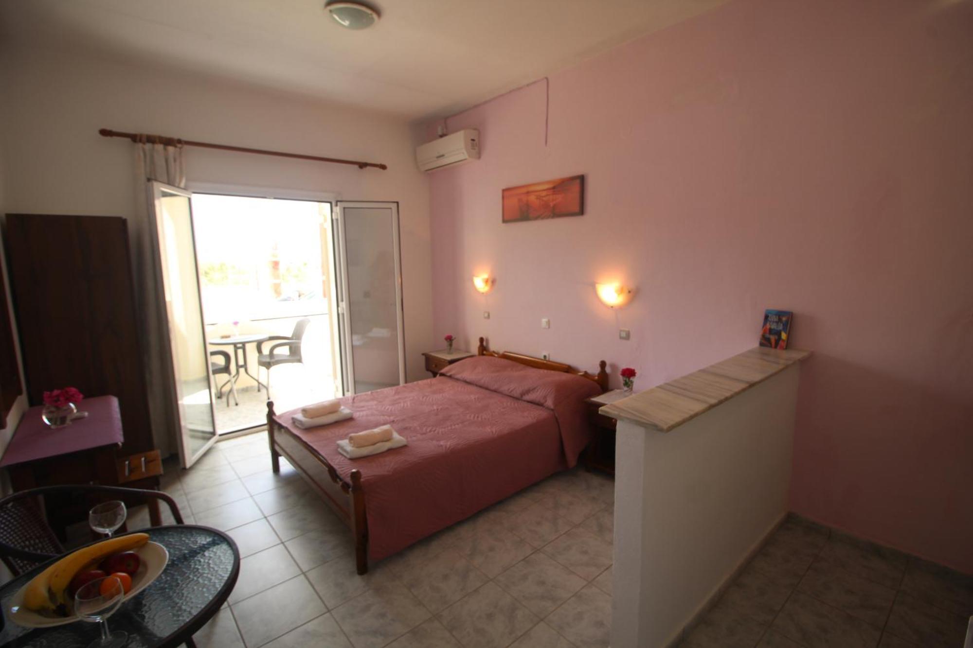 Tony'S Apartments Agios Georgios  Eksteriør billede