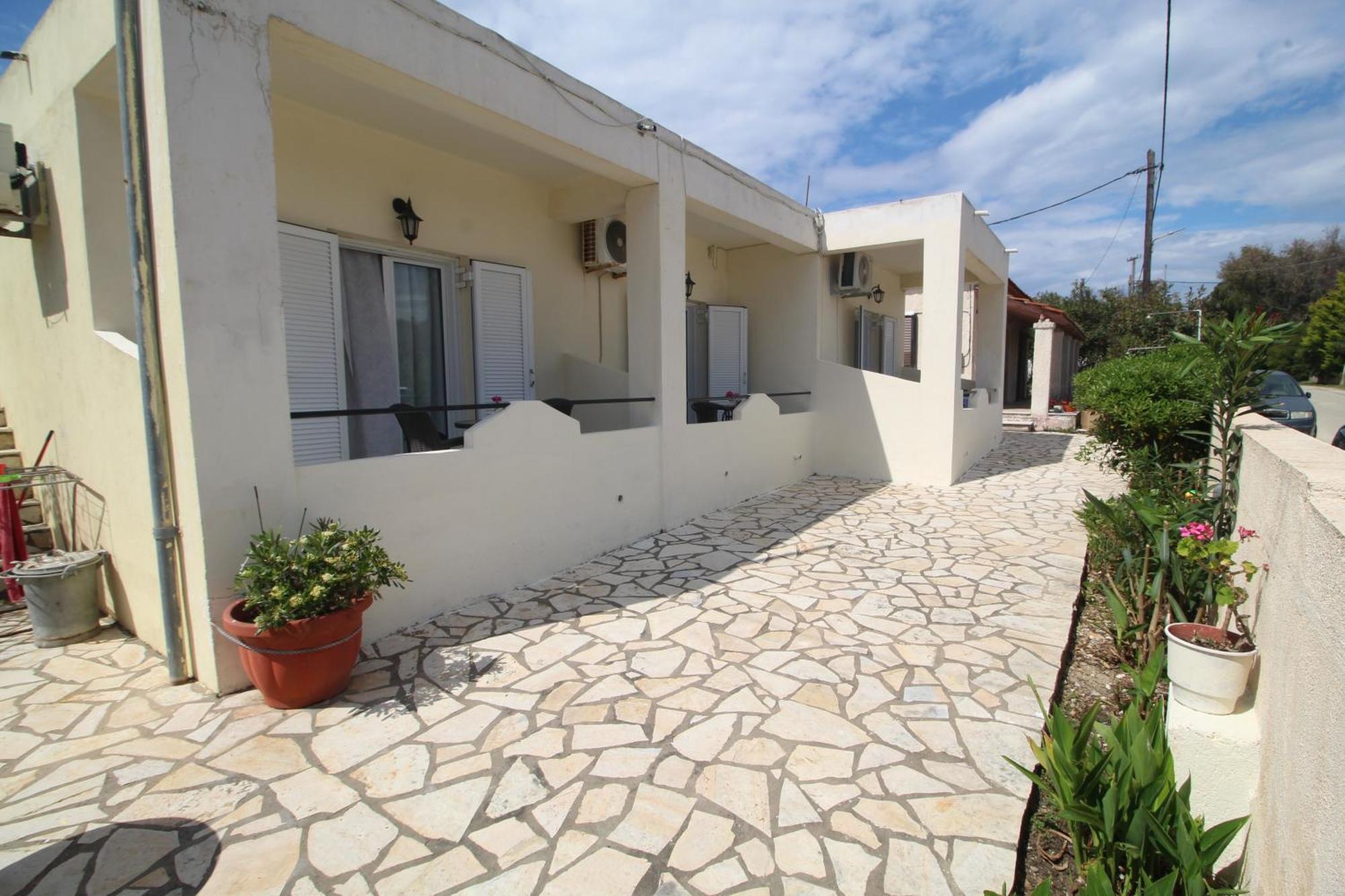 Tony'S Apartments Agios Georgios  Eksteriør billede