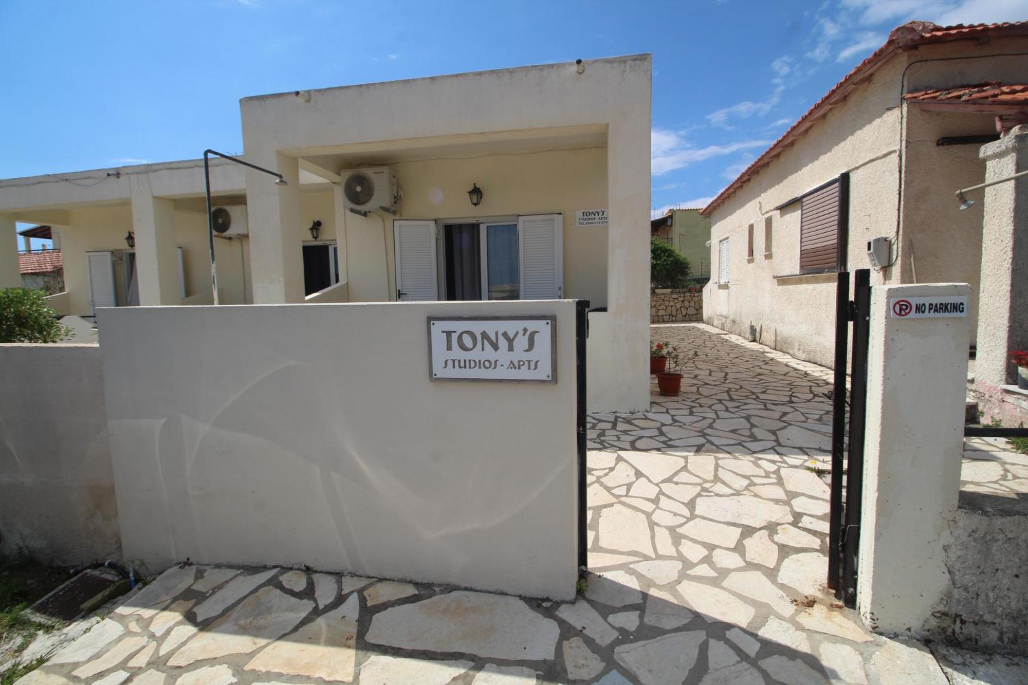 Tony'S Apartments Agios Georgios  Eksteriør billede
