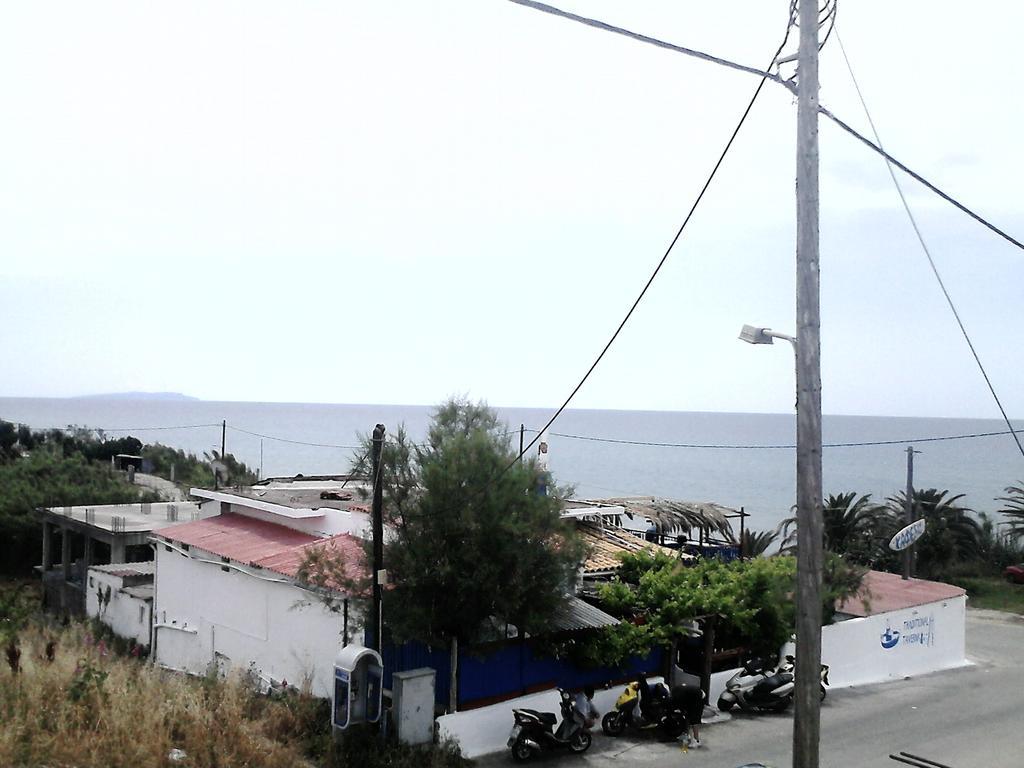 Tony'S Apartments Agios Georgios  Eksteriør billede