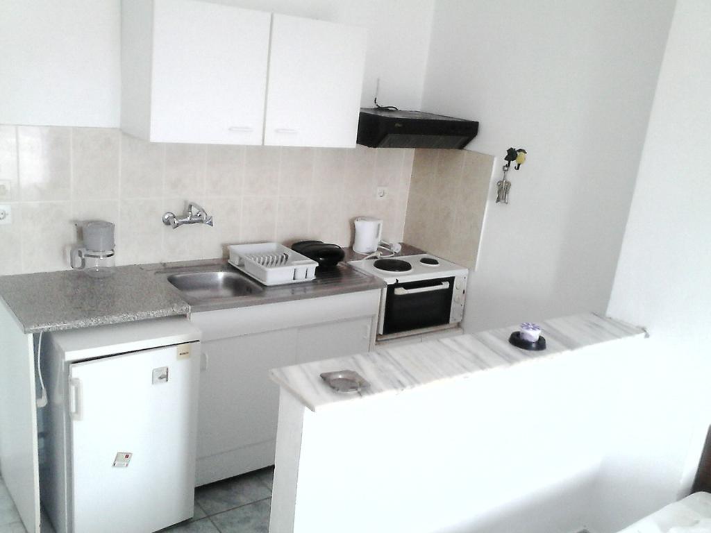 Tony'S Apartments Agios Georgios  Eksteriør billede