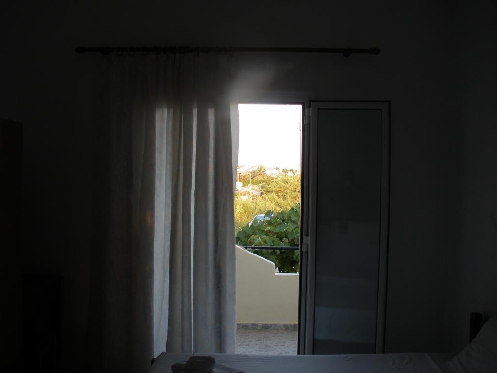 Tony'S Apartments Agios Georgios  Eksteriør billede