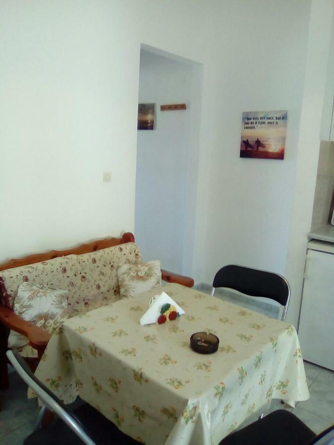 Tony'S Apartments Agios Georgios  Eksteriør billede